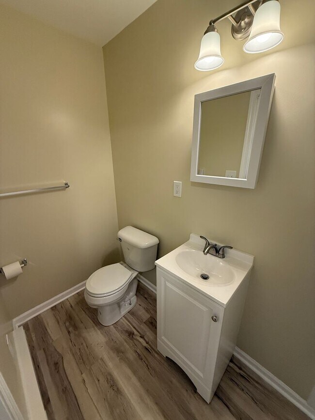 Building Photo - 2537-39 N. Weil St.