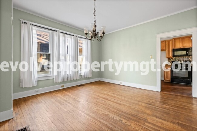 Building Photo - 246 N Watkins St