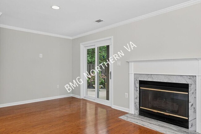 Building Photo - 6001 Keble Dr