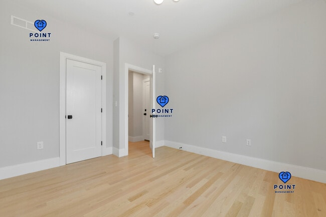 Building Photo - 516 Sumner St