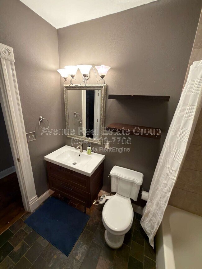 Building Photo - 1855 Russell Blvd