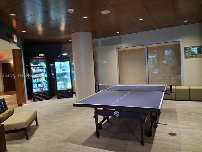 Building Photo - 2641 N Flamingo Rd