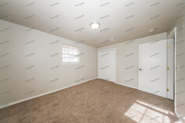 Building Photo - 2205 Harold Ct