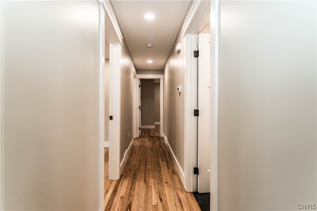 Building Photo - 87 Brown St