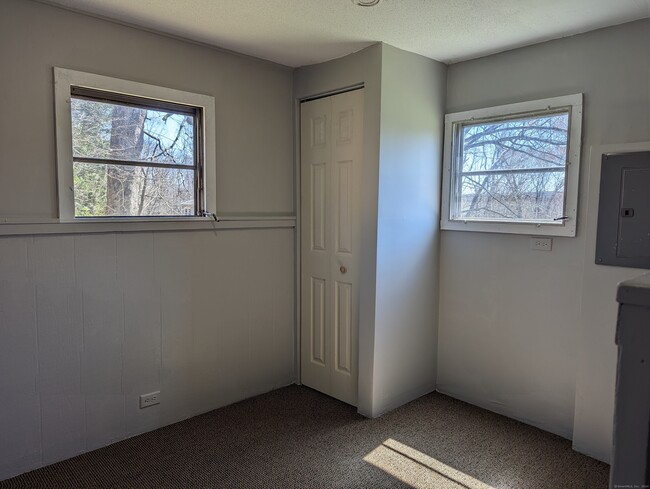 Building Photo - 264 McCall Rd