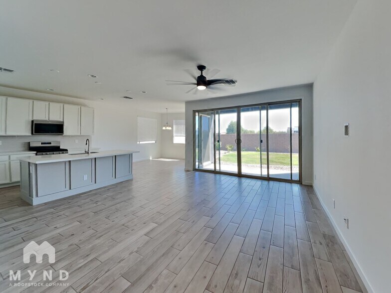 Building Photo - 22719 E Estrella Rd