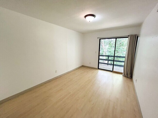 Building Photo - 1058 SW 6th Dr