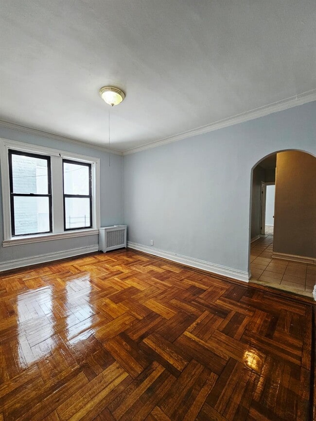 Building Photo - 176 E 93rd St