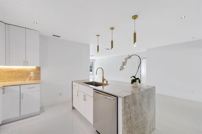 Building Photo - 3349 El Vedado Ct E