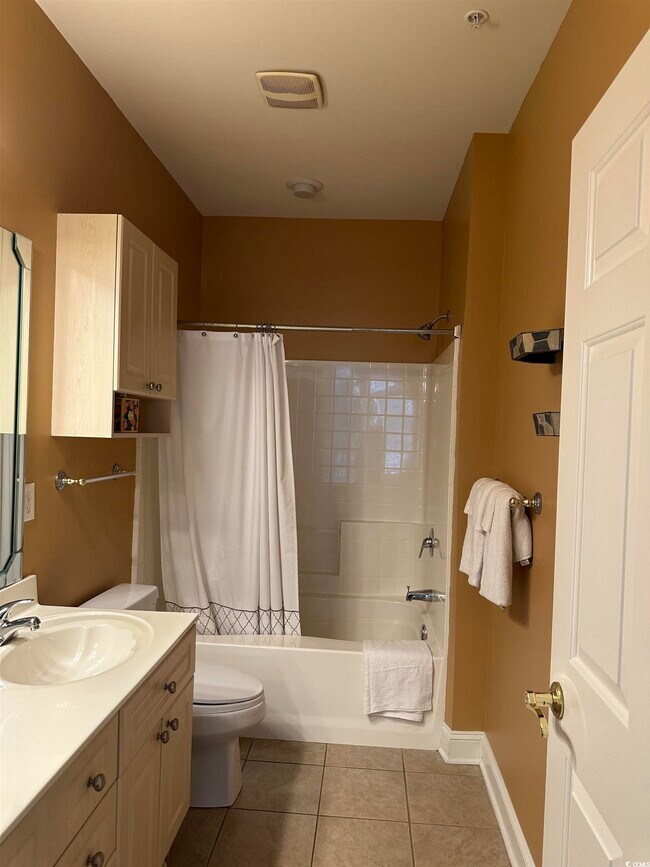 Building Photo - 4811 Magnolia Lake Dr