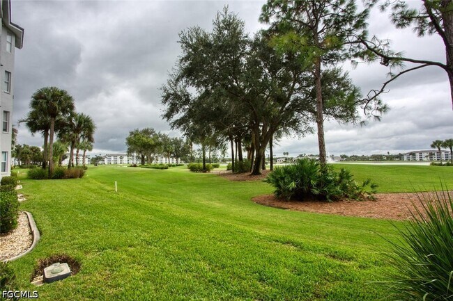 Building Photo - 8076 Queen Palm Ln