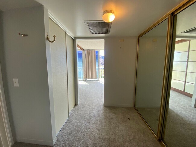 Building Photo - One Bedroom at Makaha Valley Towers