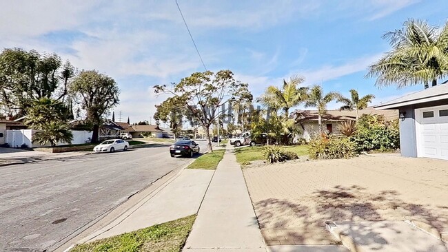 Building Photo - Charming 3Bd House in Costa Mesa