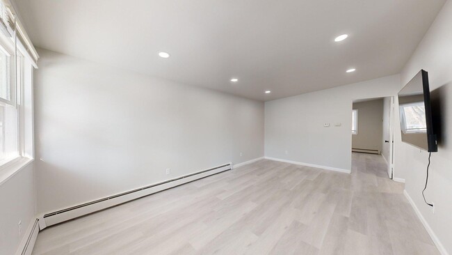 Building Photo - 124 Allen Dr