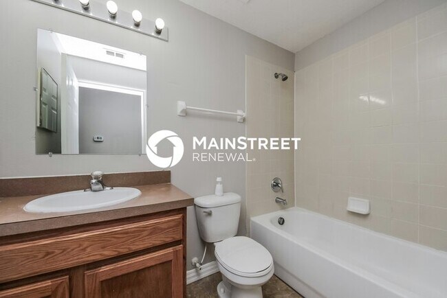 Building Photo - 3 Bedroom Pet-Friendly Home in Ocoee, FL with Main Street Renewal