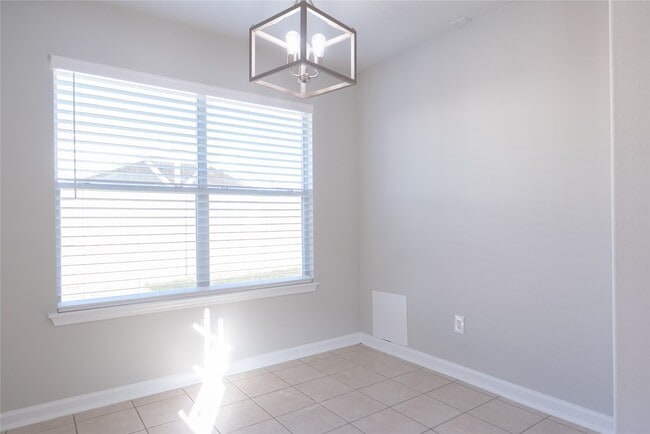 Building Photo - 2706 Star Peak Dr