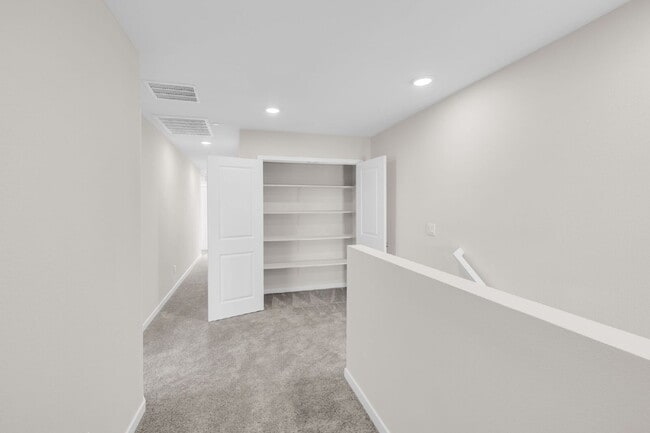 Building Photo - BRAND NEW - NEVER LIVED IN 3 BR/2.5 BA Townhouse across the street from Henderson Hospital and Me...