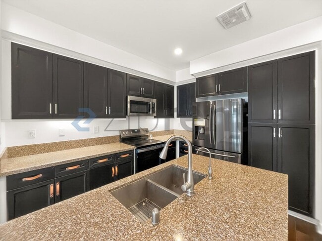 Building Photo - 156 Hass Ln