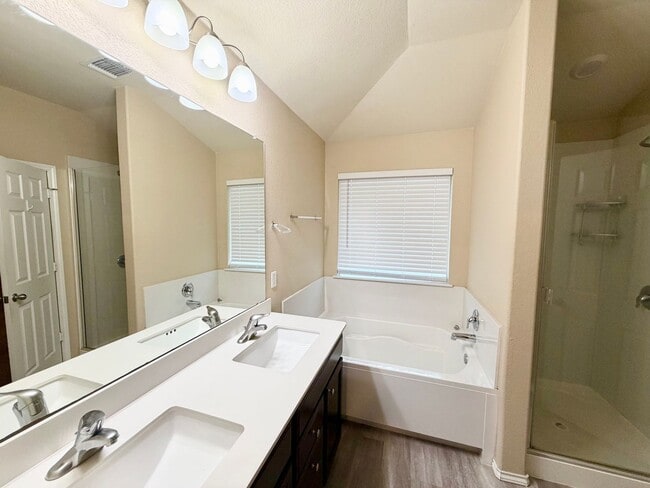 Building Photo - Beautiful 4 Bedroom Home in Park Meadows – Available December 1st!