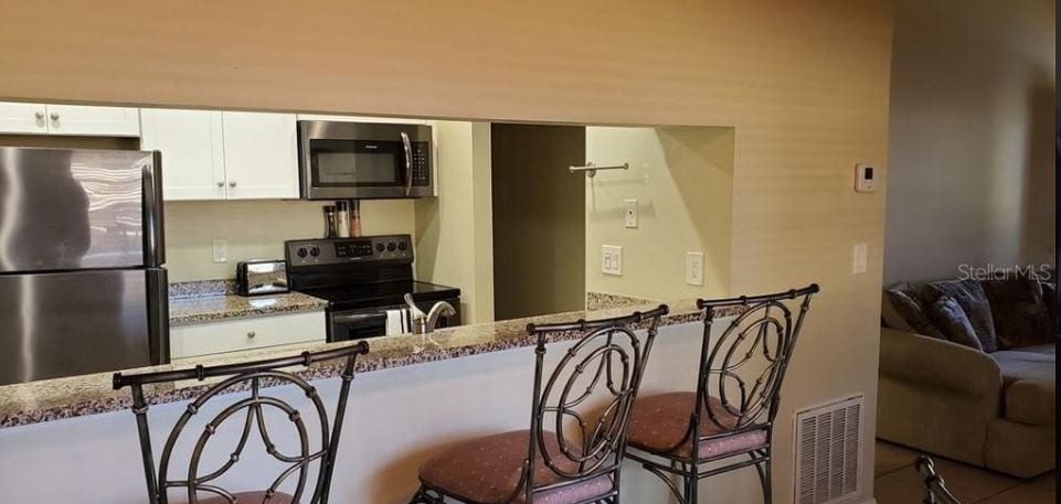 Kitchen bar - 3822 59th Ave W