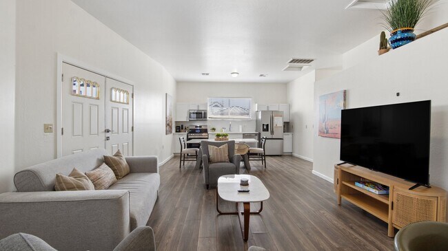 Building Photo - 2929 N 55th Pl