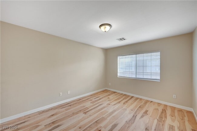 Building Photo - 10164 Tree Bark St