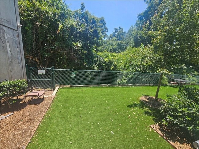 Building Photo - 3777 Peachtree Rd NE