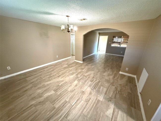 Building Photo - 2320 14th Ave N