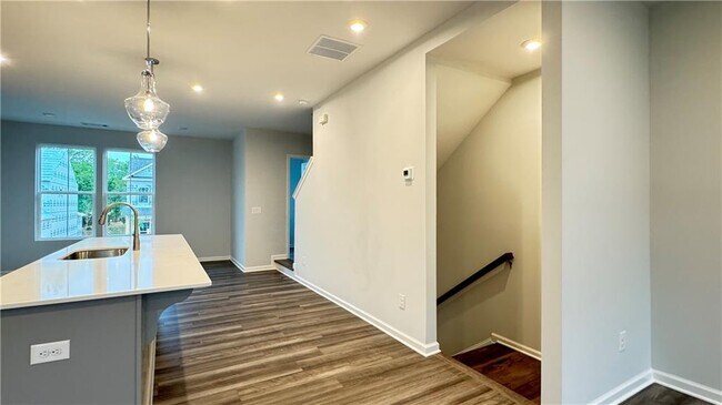 Building Photo - 2278 Whistler Wy NE