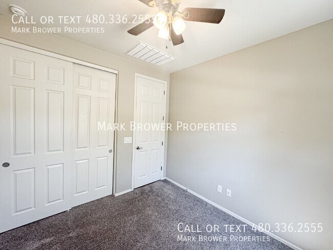 Building Photo - 4594 Kirkland Ave