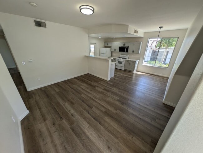 Building Photo - 10001 Crimson Palisades Pl