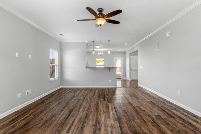 Building Photo - Newer Home, Granite Counter-Tops, Wood Laminate Flooring, SS Appliances, Garage, Fenced, Must See!