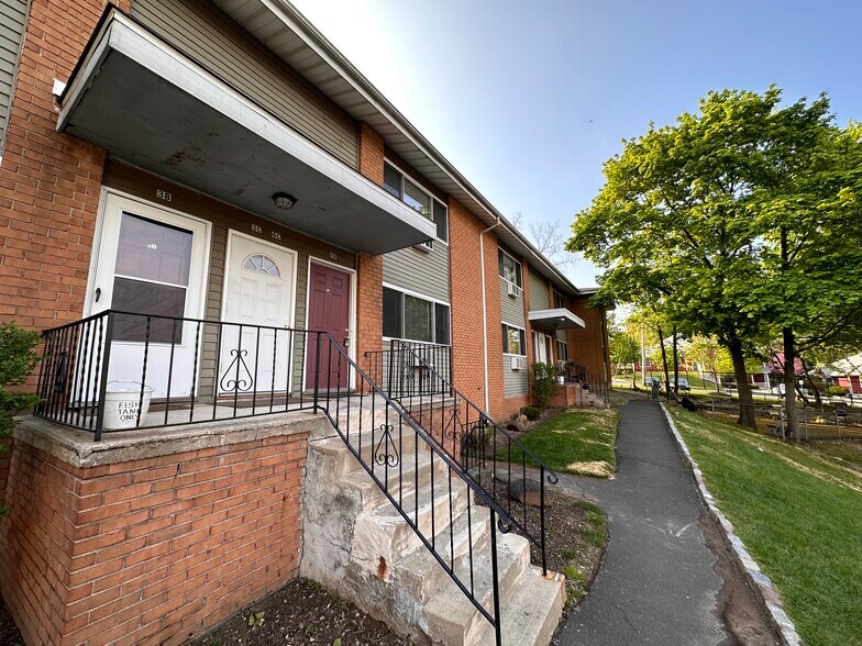 Building Photo - 18 Waldron Ave