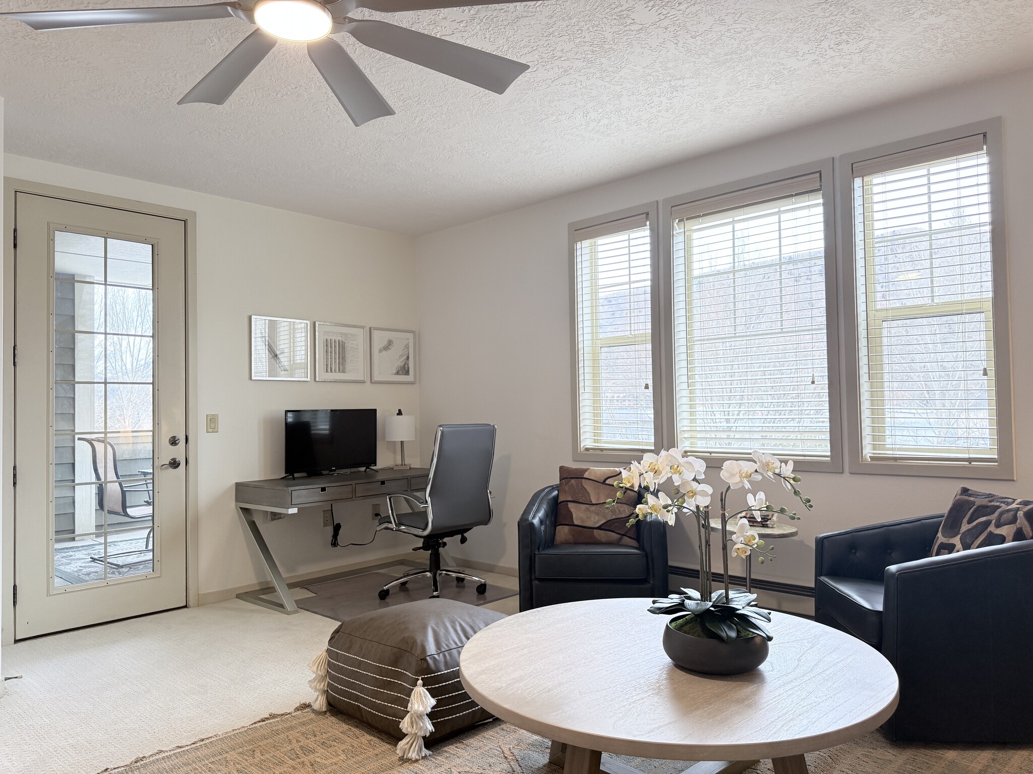 Building Photo - 1325 S Hwy 89