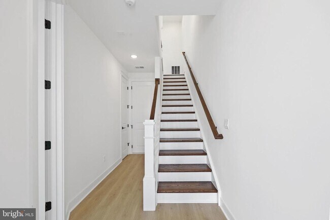 Building Photo - 9117 Crk Btm Ln