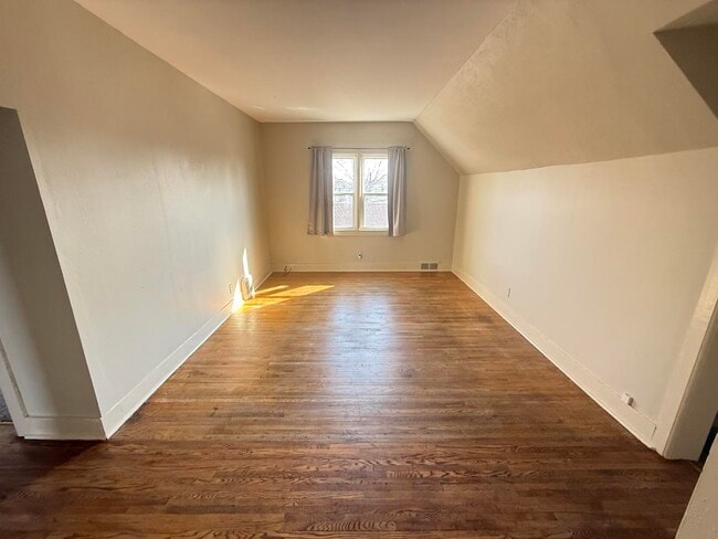 Building Photo - 713 Terrace Ave