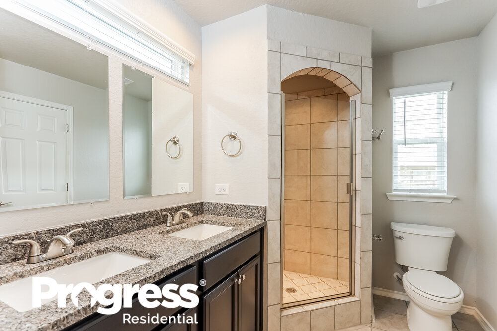 Building Photo - 119 Katy Post