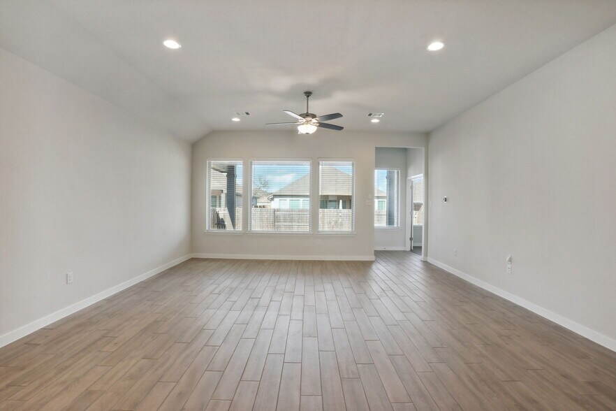 Building Photo - 4141 Presidio Ln