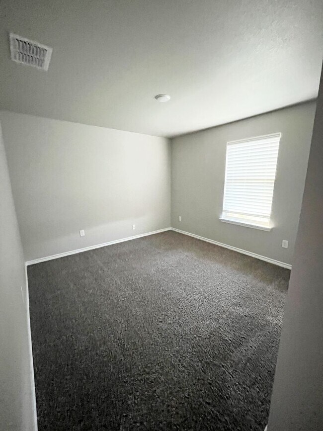 Building Photo - Half off deposit Holiday Special