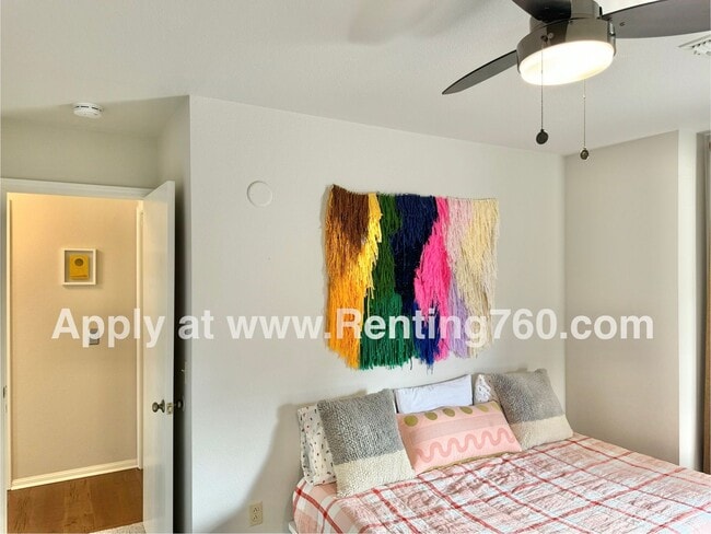 Building Photo - Charming 3 Bedroom 2 Bathroom Home In The Highly Desired Juniper Terrace Neighborhood!!