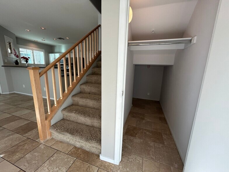 Building Photo - 8111 W Lynwood St