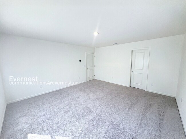 Building Photo - 107 Douglas Fir Dr