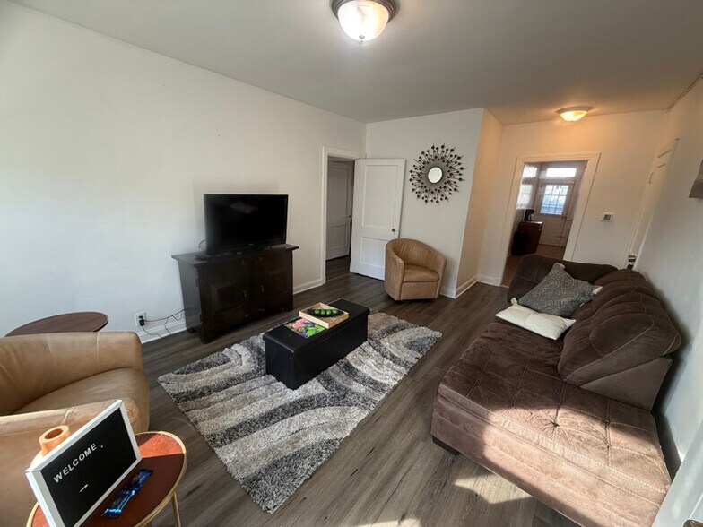 Building Photo - 441 Manor Pl NW