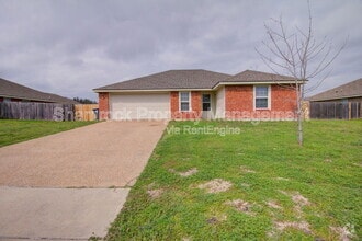 Building Photo - 2017 Red Sage Dr