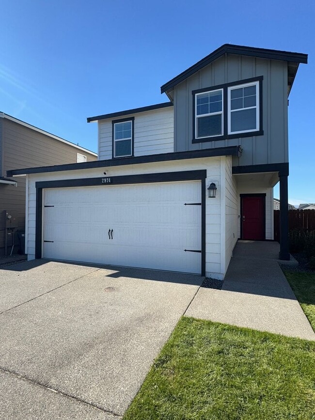 Building Photo - Spacious 4-Bedroom Home in a Great Neighbo...