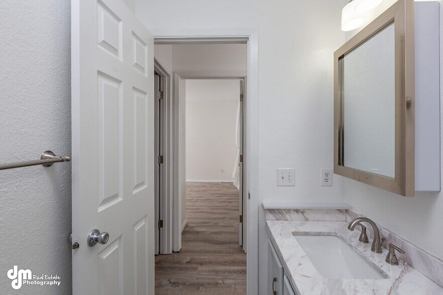 Building Photo - 2021 Farmer Pl