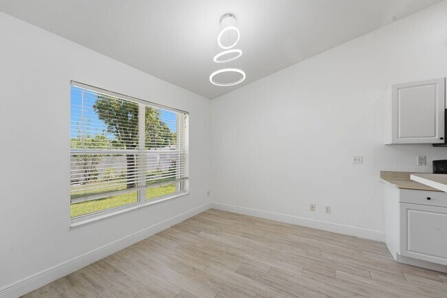 Building Photo - 1309 SW 29th St