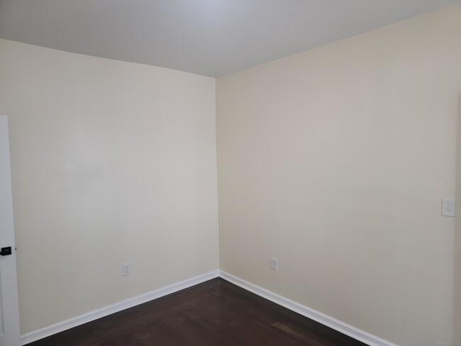 Building Photo - 147 Edgewood St