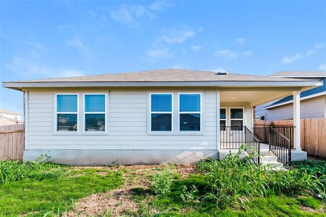 Building Photo - 1021 Round Bale Rd