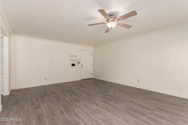 Building Photo - 8730 E Terrace Dr